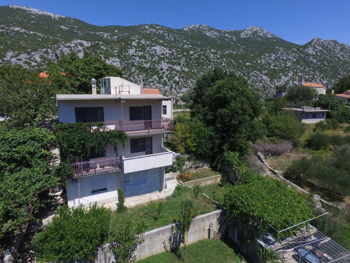 Apartament Green Valley Omiš Eksteriør billede